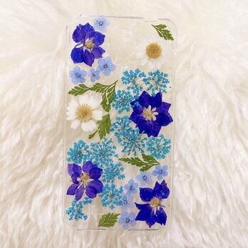 【全機種対応】晴れやかブルーの押し花スマホケースの画像