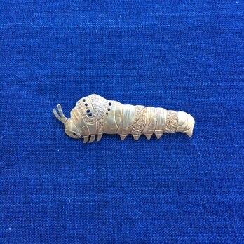 受注制作　ナミアゲハ幼虫　真鍮ブローチの画像