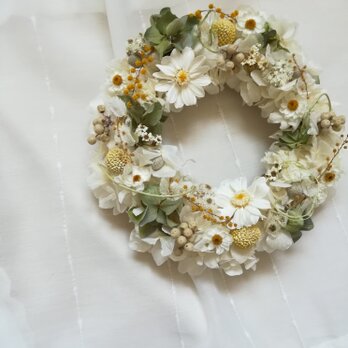ジニアと花かんざしの白のwreathの画像