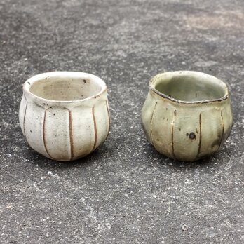 kk-04　黄粉引面取ミニカップ(写真左)　[再出品]