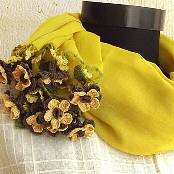 立体刺繍の花付き　コットンストール　マスタードの画像