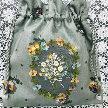 巾着袋－白の花束刺繍の画像