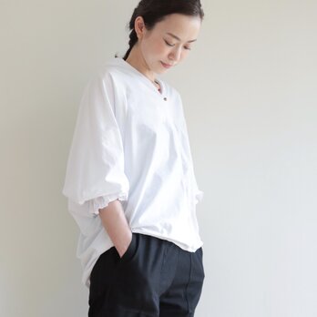 creampuff blouse / white