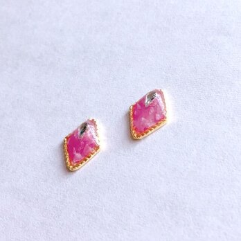 桜貝マーメイドのピンク鱗ピアス／イヤリングの画像
