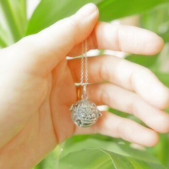 ✼プラチナ加工✼ 幸運を呼ぶ聖なるバロンのガムランボール༺揺らすとシャラン♪癒しの音色♪•*•ヒーリングネックレス༻ユニセックス