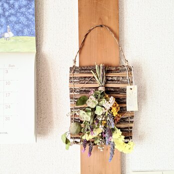 自家栽培ハーブのオレガノとラベンダーとミモザ の壁掛けドライフラワースワッグ☆の画像