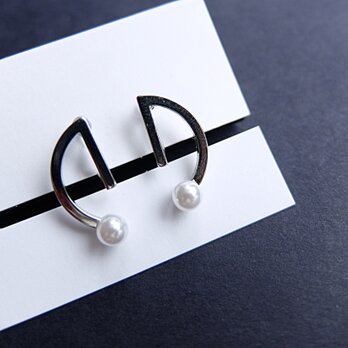 D design -silver pearl-【イヤリング】の画像