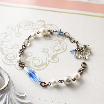 ヴィンテージ・青いガラスビーズとバロックパール クラシカルなブレスレット  アンティークstyle