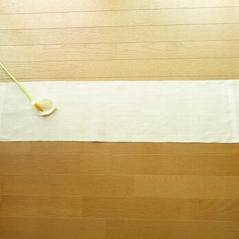 ６）真っ白の麻(ラミー）の手織りテーブルセンターの画像