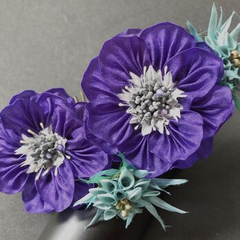 つまみ細工西洋松虫草(スカビオサ)の髪飾り　紫紺の画像