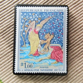 フランス　美術 つづれ織「黙示録」切手ブローチ6181の画像