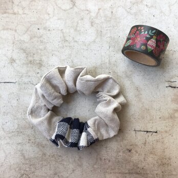 リネンとチェックのふんわりシュシュ(313)