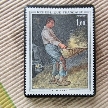 フランス　美術「ミレー」切手ブローチ6186の画像