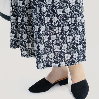 ポコポコ生地で涼しく上品 綿 黒 白 ロングスカート 花柄 ●PAULA●の画像