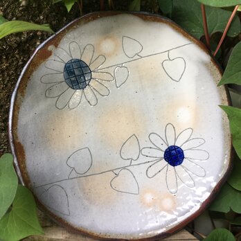 夏を待つひまわりの平皿の画像