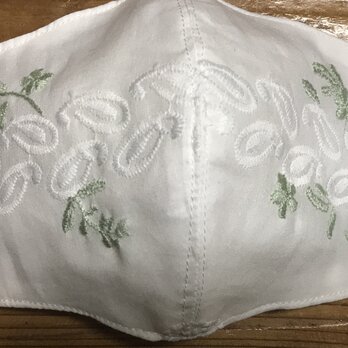 アゴまで隠れる綿レース立体マスク　刺繍入り☆オリーブの花　フィルターポケットあり　1枚の画像