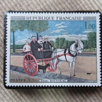 フランス　美術ルソー画　「ジェニエ爺の馬車」切手ブローチ6204の画像