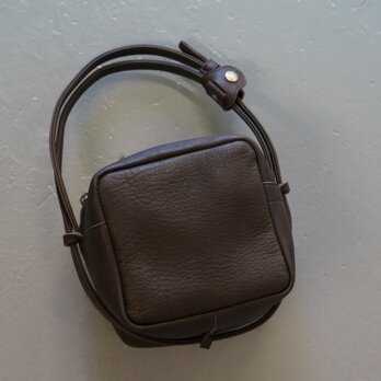 ディアソフトオイル*キューブポシェット◎内装キーホルダー付き：ポケット機能充実しています。