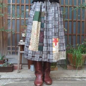 着物リメイク☆シックな茶格子に秋色パッチスカート78㎝丈の画像