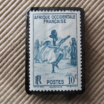 フランス　 切手ブローチ 6223の画像