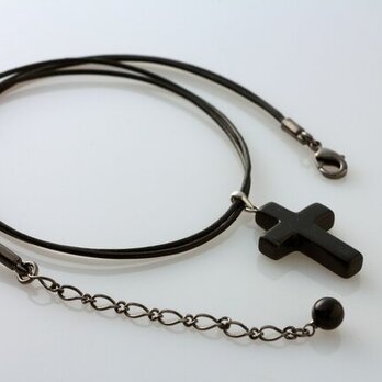 【再出品】オニキス・クロスの革紐(ブラック)ネックレスの画像