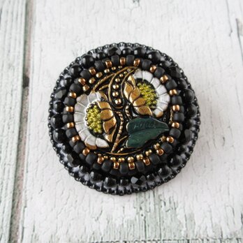 Brooch　ビーズ刺繍　チェコガラスボタン（K0913)の画像