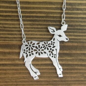 シカネックレス　シルバーカラー