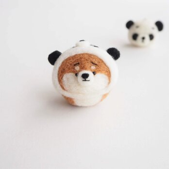 【受注製作】なりきりパンダのまゆ柴犬(赤柴・黒柴・白柴)  羊毛フェルト(アクレーヌ)の画像