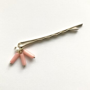 淡水パールと珊瑚のシンプルヘアピン　華奢な揺れるモチーフ