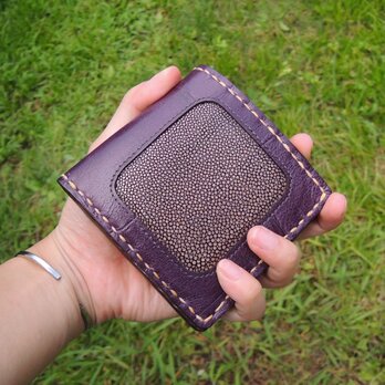 【送料無料】エイ革×牛革　二つ折り財布（パープル）