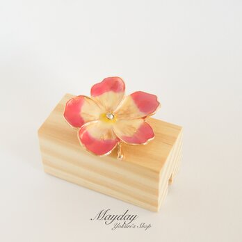 『優雅なブローチシリーズ』桃の花　ブローチ 帯留めの画像