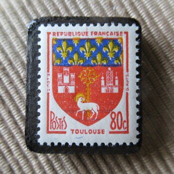 ★フランス　紋章切手ブローチ6298の画像