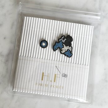 『地図モチーフのアクセサリー/ピアス』Sagaの画像