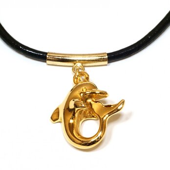 金色イルカ、ゴールド・ドルフィンのネックレス-黒革紐の画像