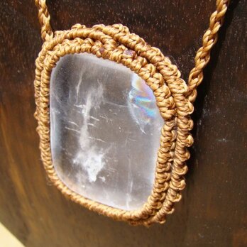 天然石 大粒水晶 マクラメ編みネックレスの画像