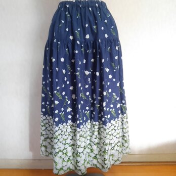 ネモフィラスカート　ティアードスカート(裏地付き)　花柄スカート　ネイビー　紺　フリーサイズ　(受注制作)