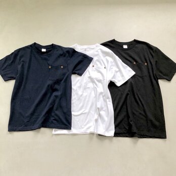 3色展開 ユニセックス レザーパッチ&リベット付 5.6オンスヘビーウェイトTシャツの画像