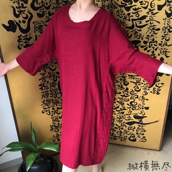 袖まで走る脇ピンタックが素敵なラウンドネックヘンプワンピース　赤