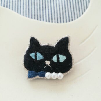 黒猫刺繍ブローチ（ブルー）【受注製作】の画像