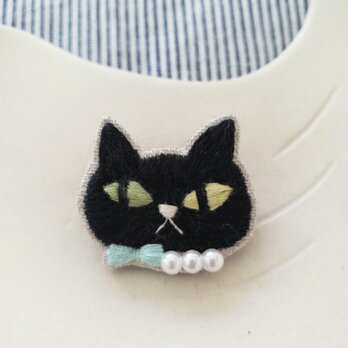 黒猫刺繍ブローチ（グリーン）【受注製作】の画像