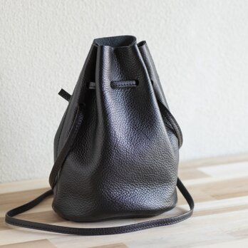 持っているだけでオシャレ　巾着ショルダーバッグ　ミニマム　本革　ブラック　ma-03ss