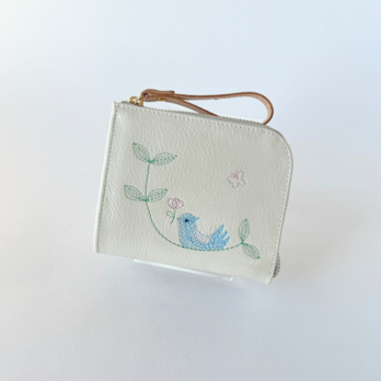刺繍革財布『幸せな青い鳥』牛革☆ホワイトクリーム色☆（二つ折り財布）の画像