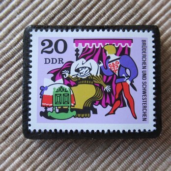 ドイツ　童話　小さな兄妹　切手ブローチ 6397の画像