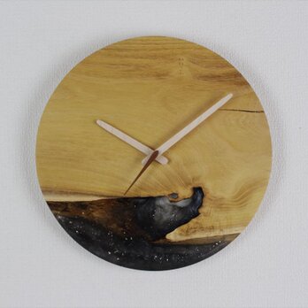 小さな世界が見えるかも？　直径30cm-12　木とレジンの掛け時計　River clockの画像
