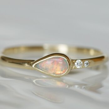 K10製　オパールとダイアモンドのリングの画像