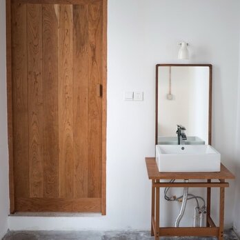 オーダーメイド 職人手作り 壁掛けミラー ウォールミラー 鏡 無垢材 天然木 北欧家具 木工 木製 エコ LR2018の画像