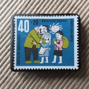 ドイツ　童話　ヘンゼルとグレーテル　切手ブローチ6417の画像