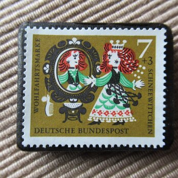 ドイツ　童話　白雪姫　切手ブローチ6418の画像