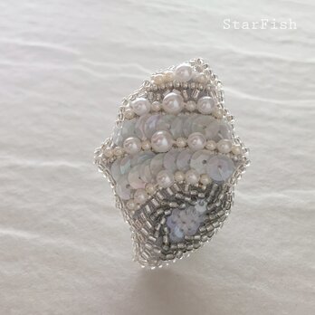L4【Shell】マキガイ 巻貝 ビーズ刺繍 ブローチの画像