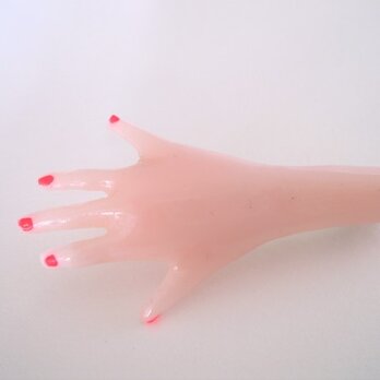 Hand ブローチ(neon pink naill)の画像